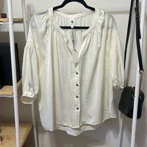 White cream blouse elbow length for sleeves